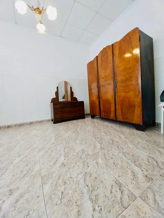 Céntrica casa unifamiliar parcialmente reformada en Guardamar — 28