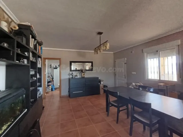 Se vende chalet /monovar / listo para vivir / arboles frutales — 15
