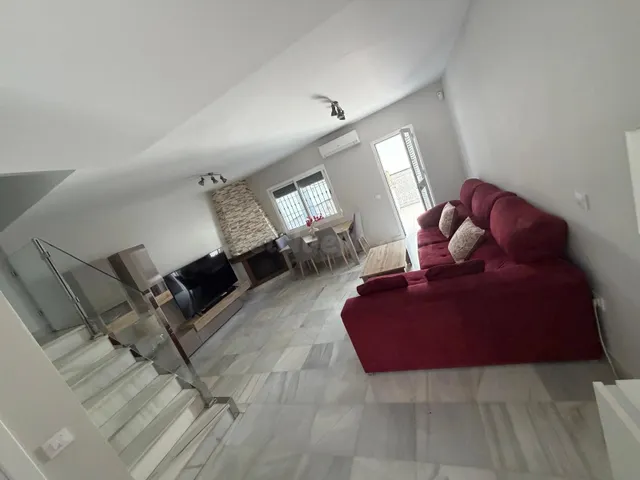 SE VENDE CHALET ADOSADO EN BARBATE ZONA POLI - foto 4