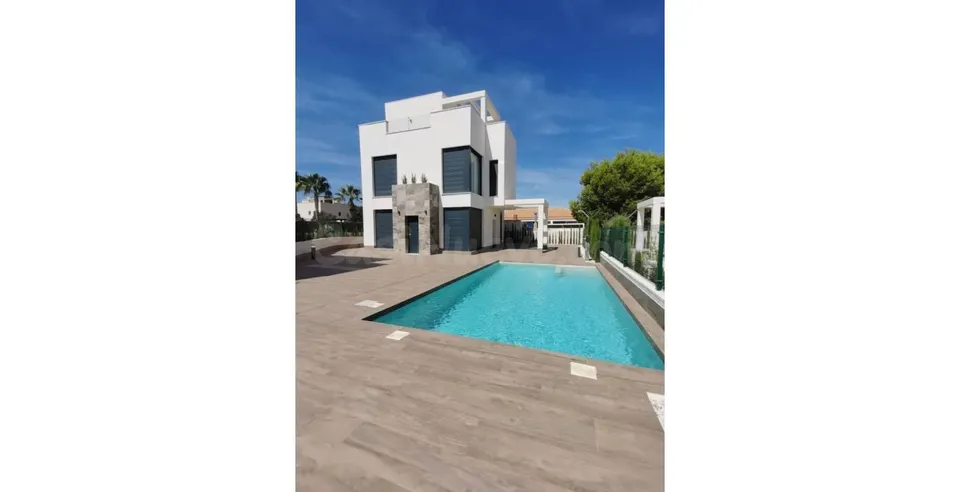 EN VENTA VILLA CON PISCINA (OBRA NUEVA) EN PLAYA HONDA - SIN COMISIONES INMOBILIARIAS - Mod. LAGUNA AZUL