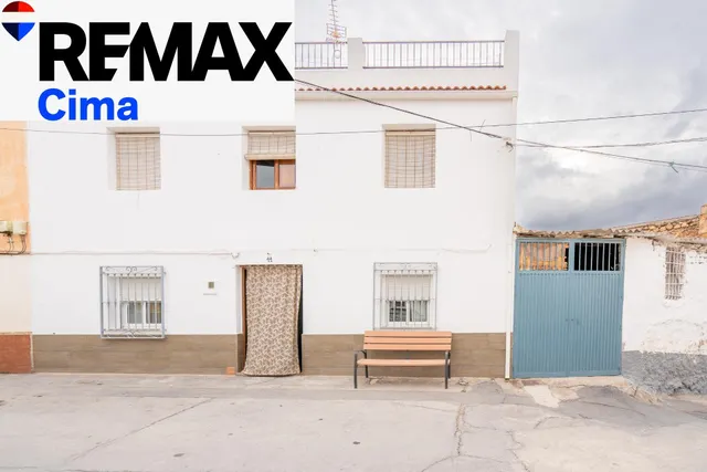CASA CON PATIO, ALMACÉN Y PLANTA BAJA COMPLETA EN ZÚJAR — 3