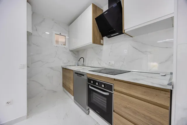 Apartamento moderno en planta baja con piscina — 5
