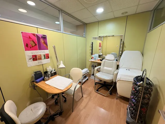 Oportunidad de inversión en Igualada: Local apto para diversos usos, oficina, consulta, academia, etc estado impecable por 100.000 Eur — 5