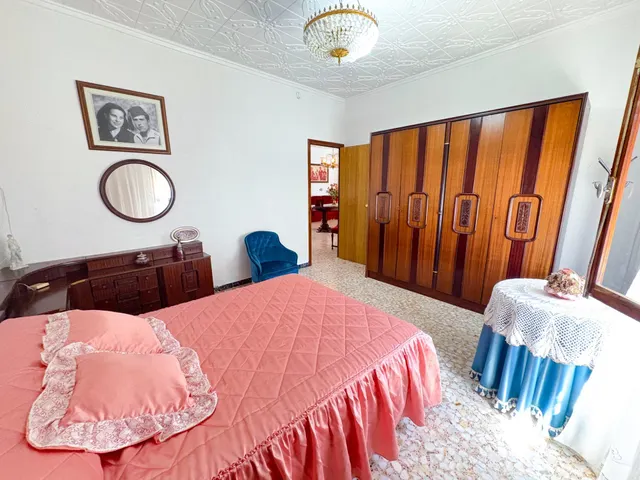 Casa con gran potencial y parcela de 225 m2 en el centro de Los Montesinos — 11