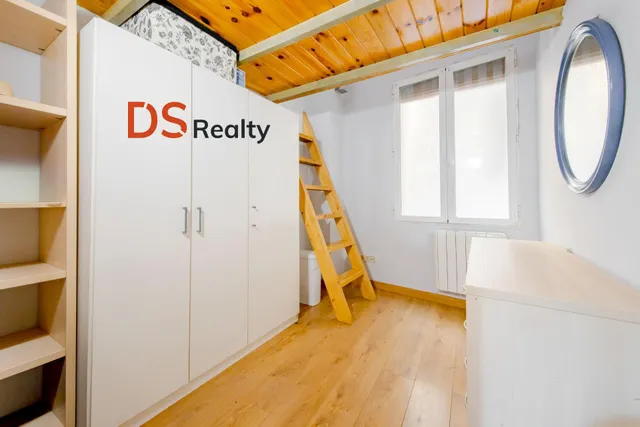 EXCLUSIVA VIVIENDA EXTERIOR Y MUY LUMINOSA CON DOS ESPACIOS INDEPENDIENTES A 30 METROS DE PLAZA DE ESPAÑA — 23