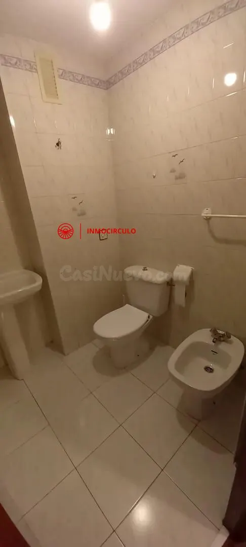 ¡Tu Nuevo Hogar Espera! Acogedor Piso de Dos Dormitorios - foto 3