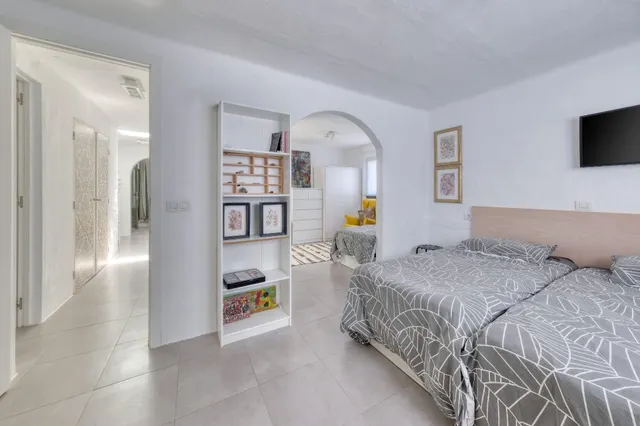 Finca independiente con jardín privado y vistas abiertas en Las Cabreras, Lanzarote. — 36