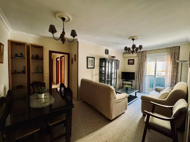 VIVIENDA SITUADA EN CALLE GANADO. — 8