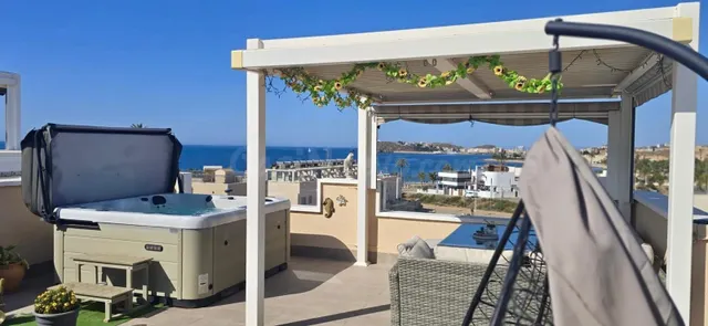 Espectacular ático con gran solárium, jacuzzi y vistas panor