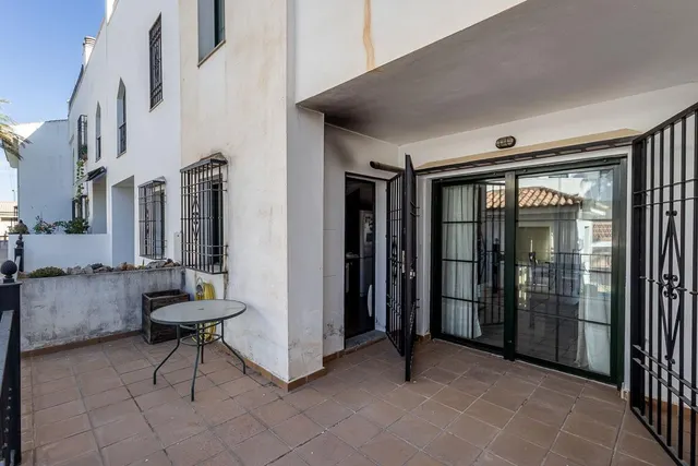 Adosado con espectacular terraza panorámica y piscina a 20 min de Granada — 9