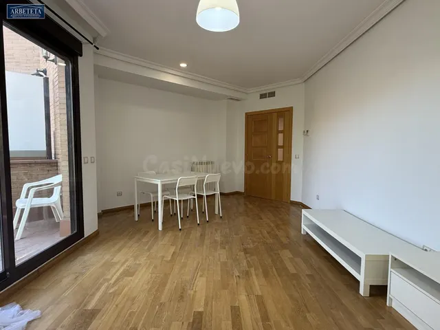 INMOBILIARIA ARBETETA ALQUILA PISO DE DOS DORMITORIOS EN VAL - foto 2