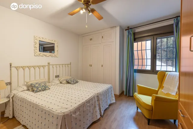 Exclusivo piso señorial con terraza en el Paseo del Salón (Cuesta de Escoriaza), con cochera y trastero. — 15