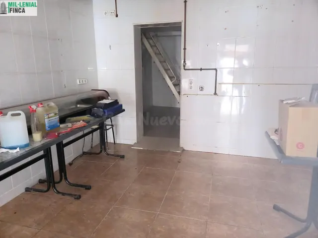 LOCAL COMERCIAL - PARA REFORMAR - NO CAMBIO DE USO A VIVIEND - foto 5