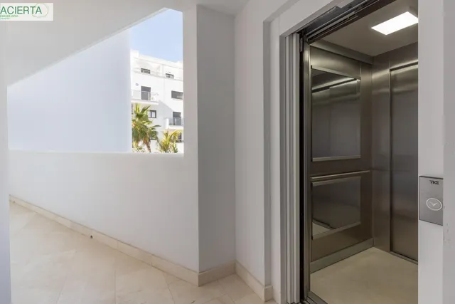 Piso con gran terraza y vistas al Campo de Golf — 44