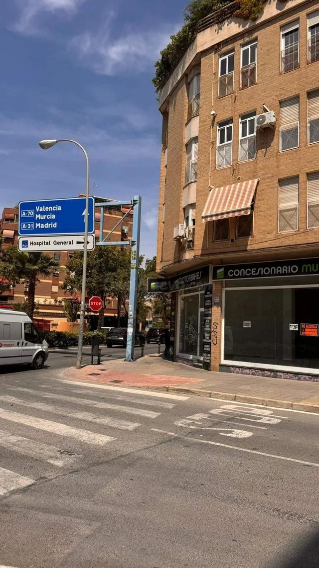 Oportunidad de Inversión: Local Comercial en Alipark, Alicante por €210,000 — 4