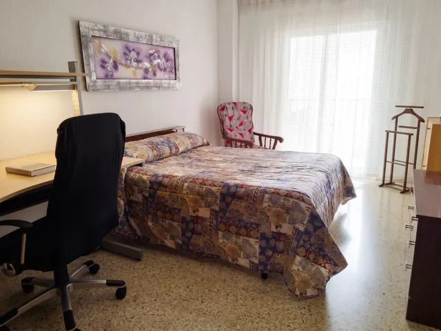 Piso para estudiantes en Zaidín-Vergeles | 3 habs, metro y luminoso (Granada)  | Ref: DLR00274 — 2