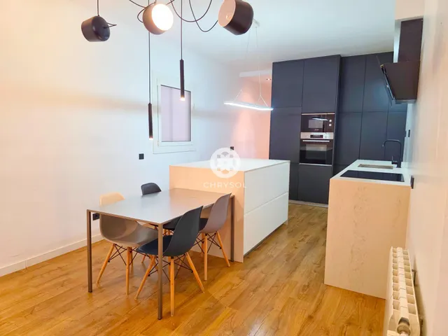 Fantástica vivienda reformada situada en calle Córcega con Nápoles. — 6