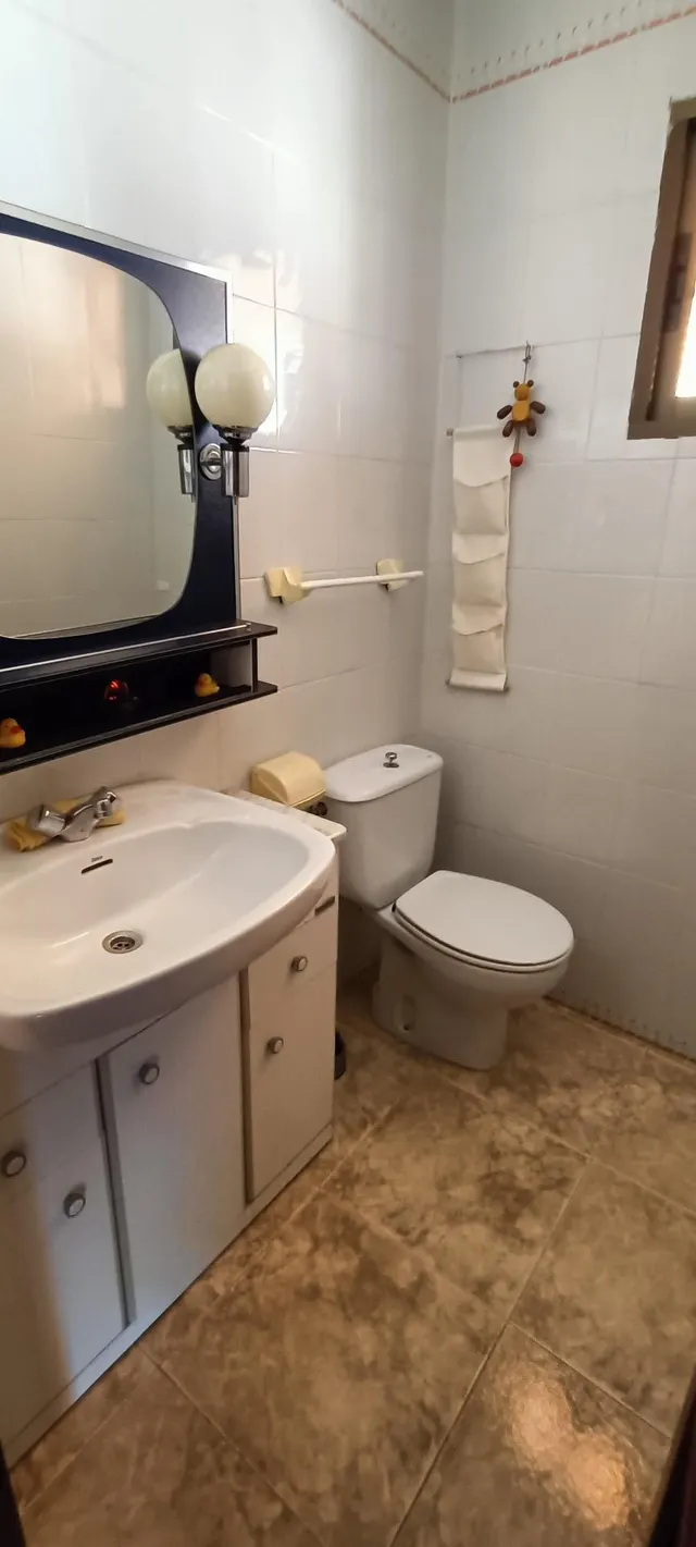 Gran chalet independiente de 3 plantas con dos viviendas y piscina — 38