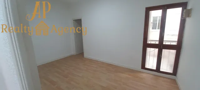 Piso exterior con balcón, trastero y posibilidad de 3 dormitorios en Elda — 17