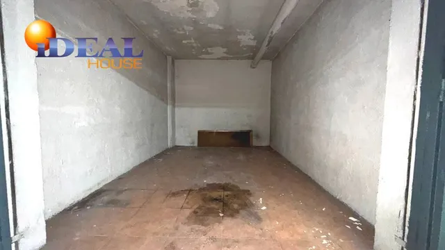Piso con plaza de garaje cerrada junto a La Inmaculada, frente al río Genil. — 24