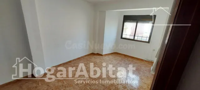 ¡OPORTUNIDAD DE INVERSIÓN! MUY LUMINOSO CERCA DEL AYUNTAMIEN - foto 4