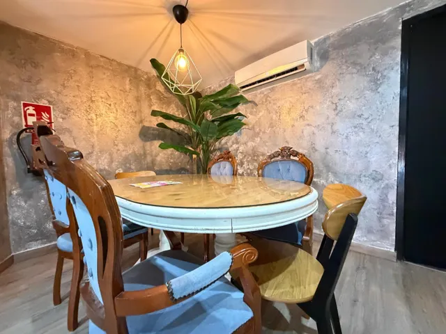TRASPASO DE CAFETERÍA DE ÉXITO EN EL CENTRO DE TORREVIEJA — 28