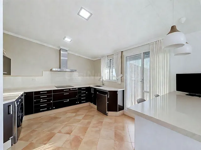 Ático dúplex de lujo en Xàtiva: 5 hab, terraza privada y garaje — 5