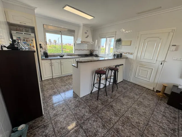 ENCANTADOR CHALET CON PARCELA A ESCASOS METROS DEL MAR — 12