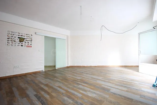 Local Comercial en Alquiler, Zona Ficia — 3