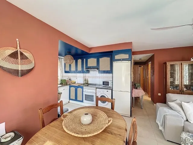 Apartamento único con estudio independiente en planta baja — - foto 3
