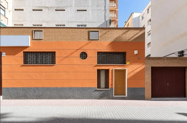 AMPLIA PLANTA BAJA JUNTO ARABIAL CON GARAJE — 21