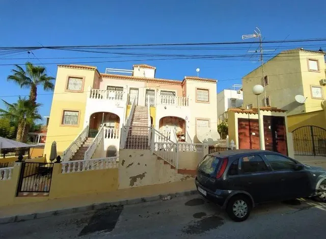 SE VENDE piso OKUPADO en Calle Lorca Nº 12 San Miguel de Sal - foto 2