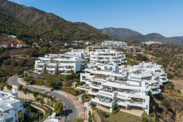 Ático dúplex de 3 dormitorios y 3 baños con vistas al mar y  - foto 4