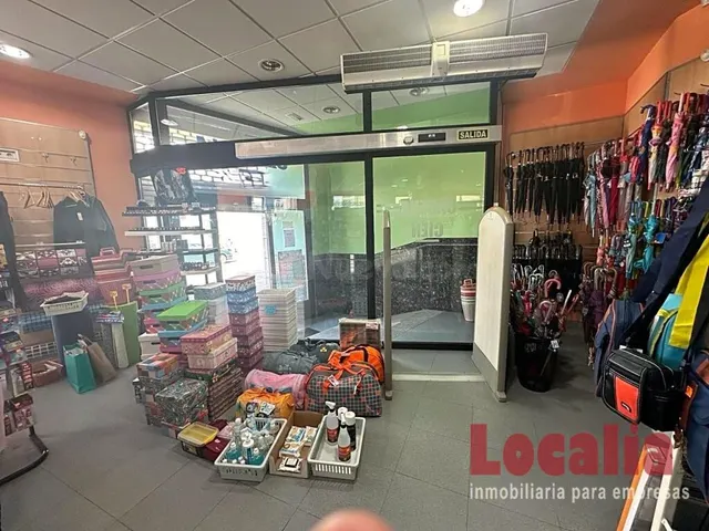 Espacioso local en céntrica calle de Reinosa, Cantabria. - foto 2
