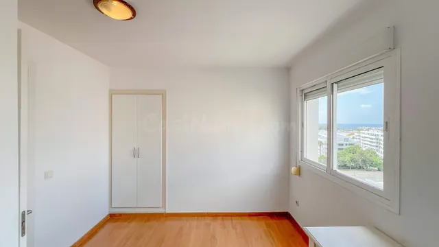 Piso reformado con espectaculares vistas al mar en San Pedro Alcántara, Marbella — 18