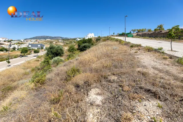 Venta de solar urbano en La Zubia (Zona Altos de La Zubia) — 21