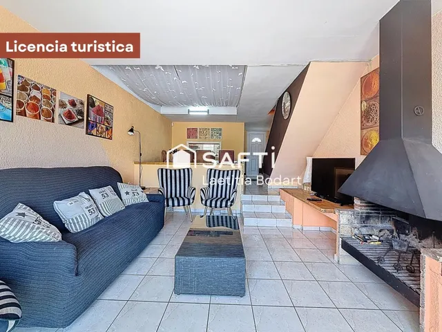 Casa de pescador con licencia turística y amarre - Empuriabrava — 14