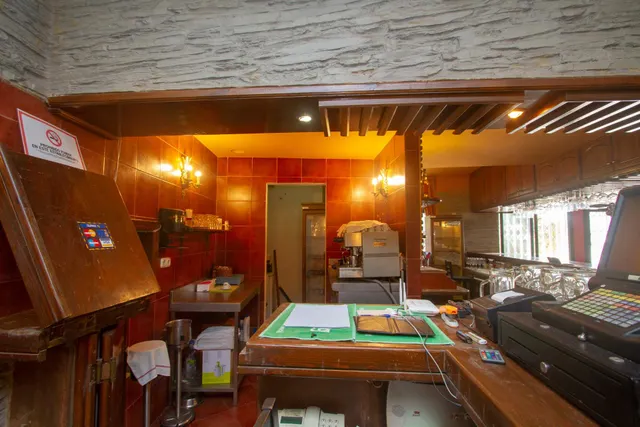 Local restaurante Marbella con terraza 100m2 frente al mar — 28