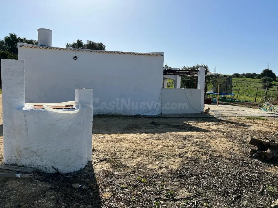 CASA ANTIGUA EN PARCELA RÚSTICA
