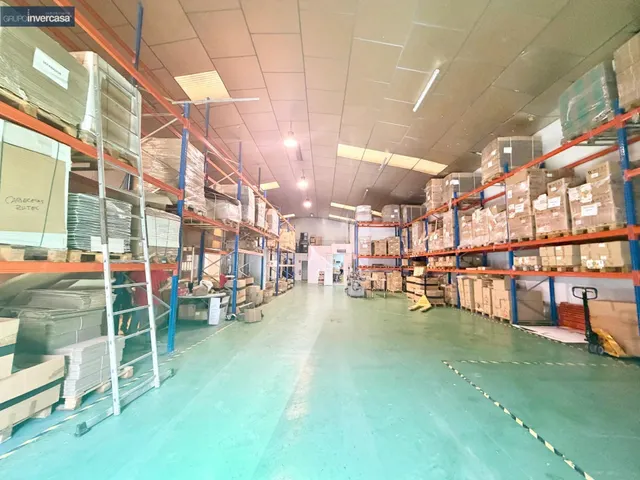 Nave industrial de 455 m2 en el Polígono Industrial de Quart - foto 2