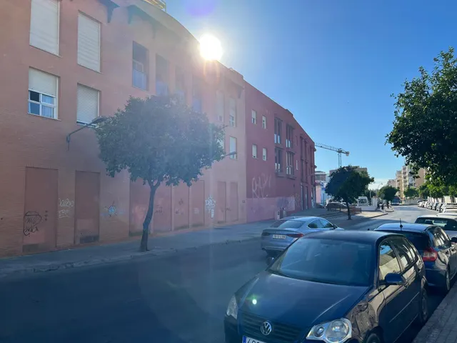 Local idóneo para supermercado, gimnasio y otras actividades comerciales con parkings — 4