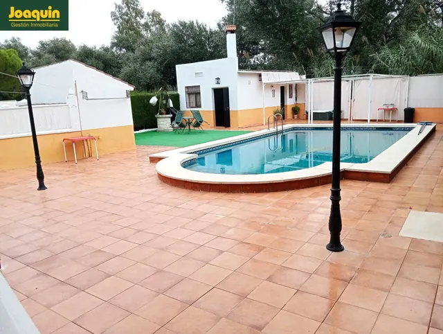 Se vende Chalet independiente con piscina - foto 4