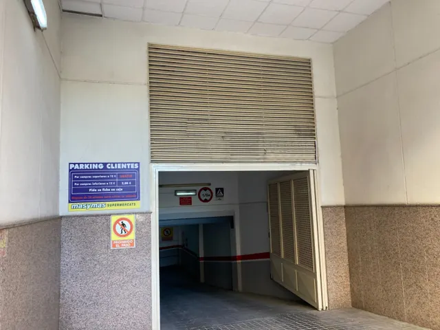 VENTA PLAZA DE GARAJE  EN C/ FRA PERE BALAGUER, 60 — 8