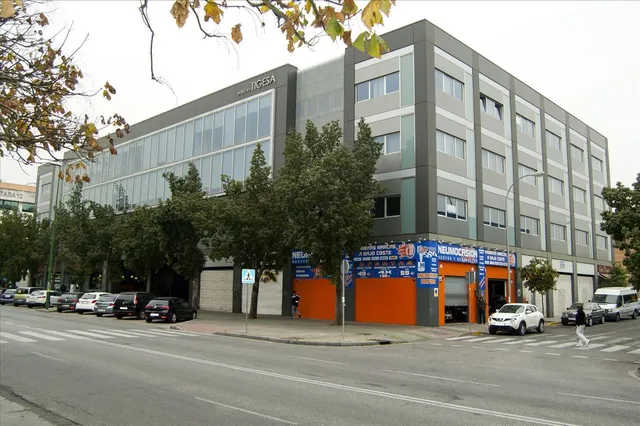 Venta de Oficina + Garaje en Avda. Hytasa - Sevilla — 6