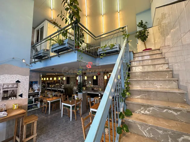 PALAMÓS: SE VENDE LOCAL con negocio de BAR - CAFETERÍA ya mo - foto 3