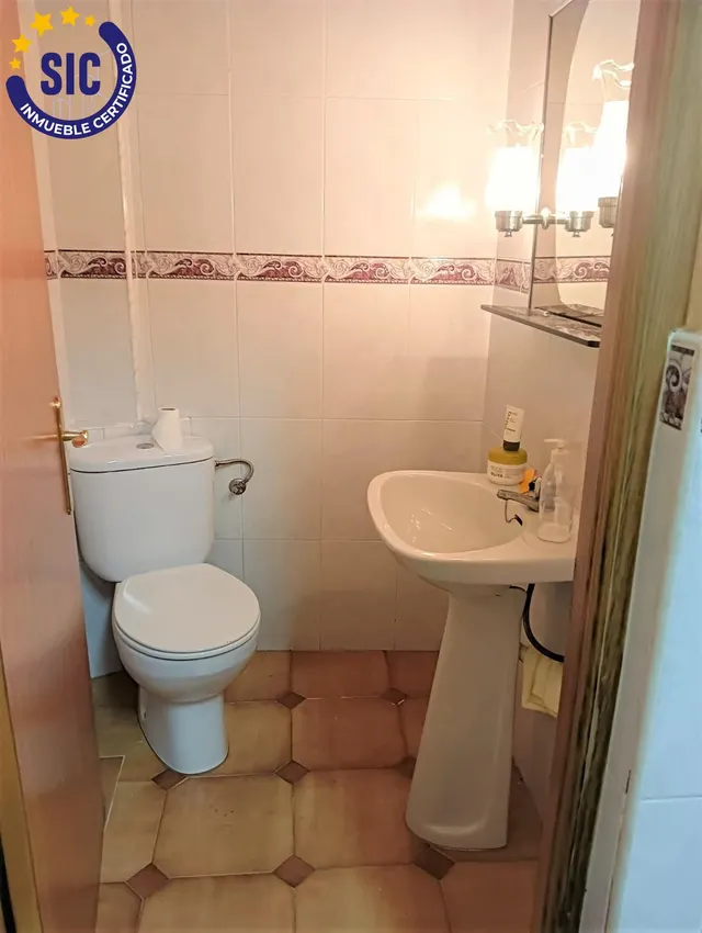 LOCAL COMERCIAL EN PROCESO DE CAMBIO A VIVIENDA CON PLAZA DE GARAJE — 10