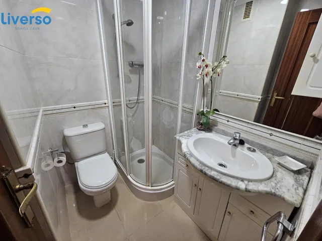 OPORTUNIDAD DE VENTA EN LA ZONA SUR, PISO GRAN TAMAÑO CON GARAJE Y TRASTERO , EXTERIOR!!! — 26