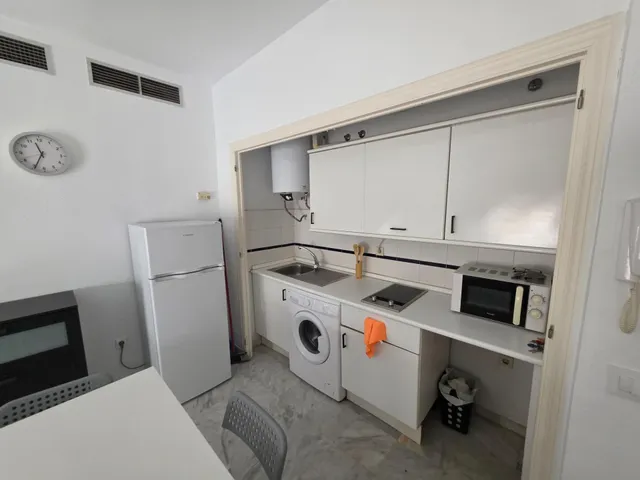 APARTAMENTO EXTERIOR CON ASCENSOR JUNTO AL PARQUE DEL PARLAMENTO — 12