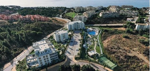 EXCLUSIVA URBANIZACIÓN EN MIJAS COSTA — 13