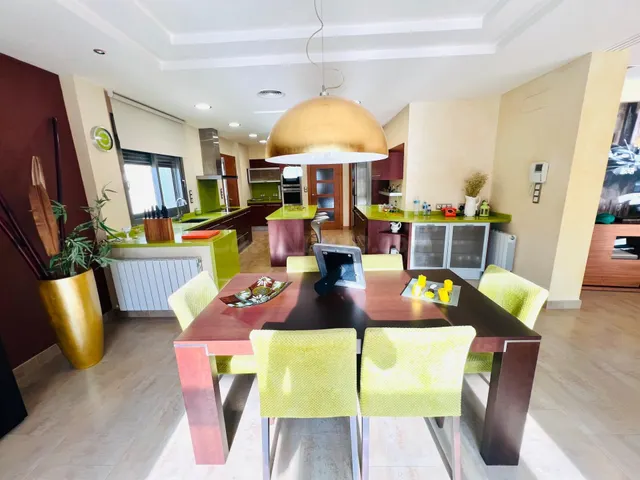 Chalet urbano con piscina en Elche, zona Torreta-Portalada. — 5